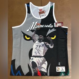 NWT - Mitchell & Ness Men’s Minnesota Timberwolves Kevin Garnett Player Jersey
